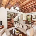 Villa Anna Argaka